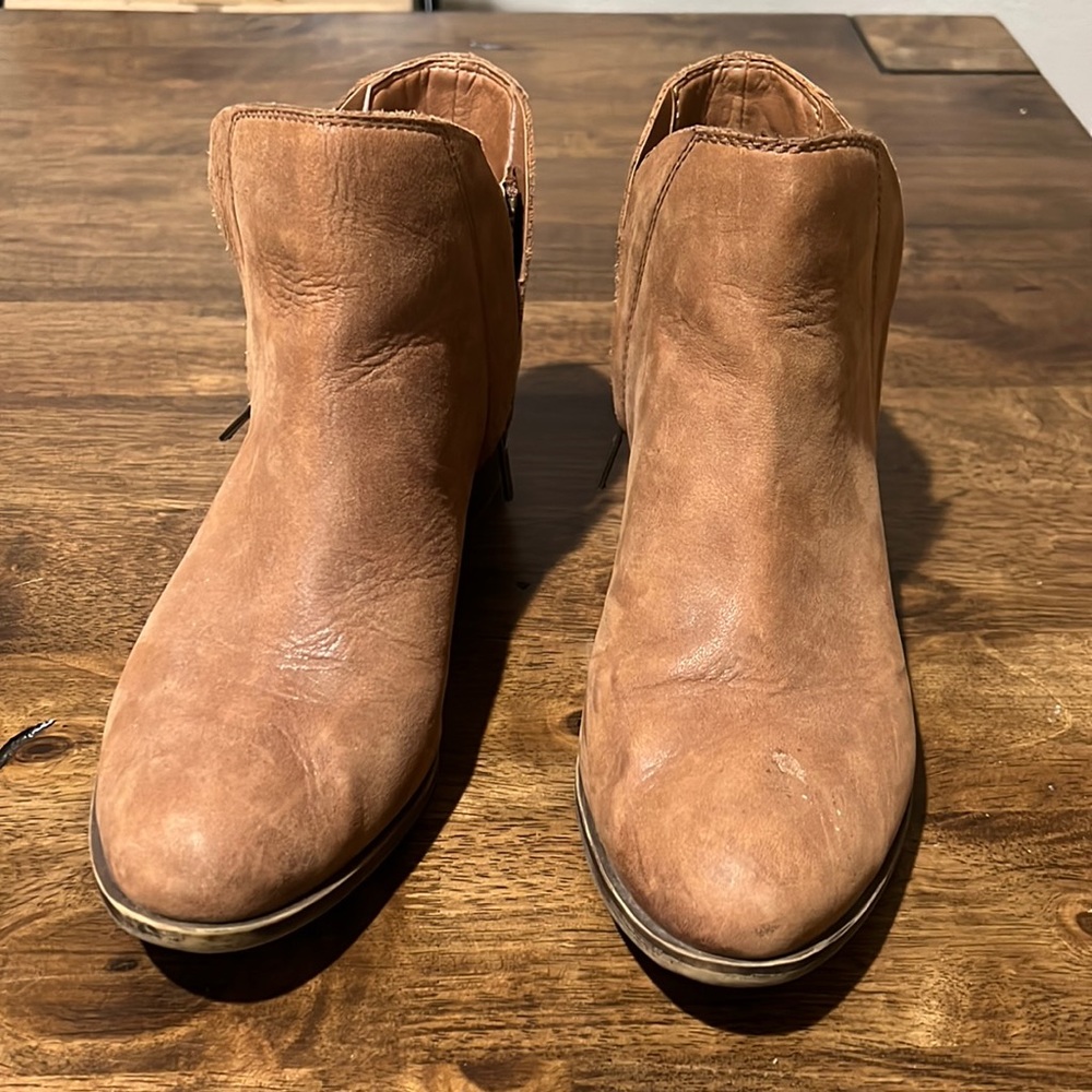 Size 8 Lucky Brand leather booties